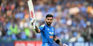 ওয়ানডেতে ১৫ হাজারি ক্লাবে কোহলি, ভাঙলেন শচীনের রেকর্ড
