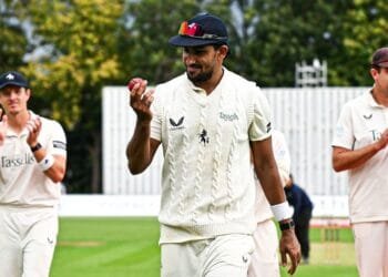 কাউন্টিতে খালেদের ৫ উইকেট