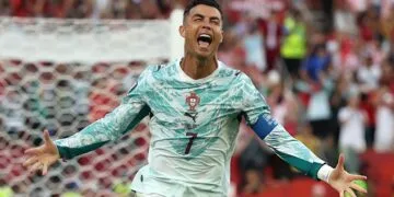 ‘বুড়ো’ রোনালদোকে নিয়েই পর্তুগাল দল ঘোষণা