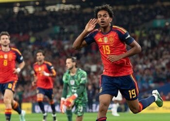 কেইনের পেনাল্টি রুখে রোমাঞ্চকর জয় স্পেনের